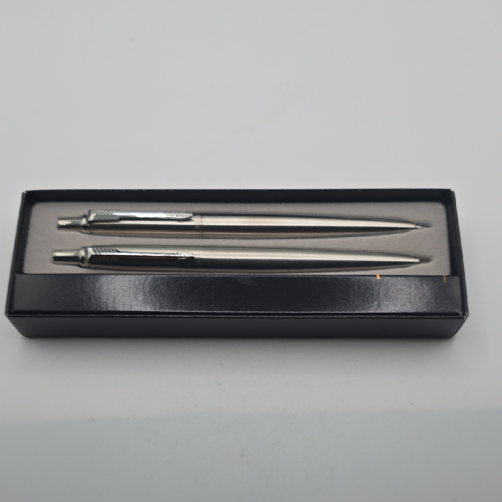 Parker Silver Pen And Pencil Set